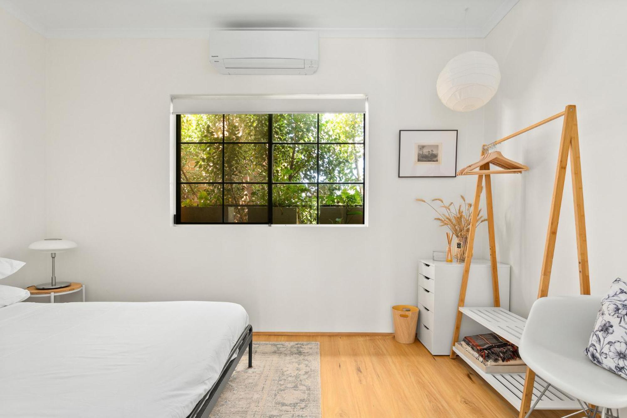 Spacious 2-bed Townhouse With A Lush Courtyard